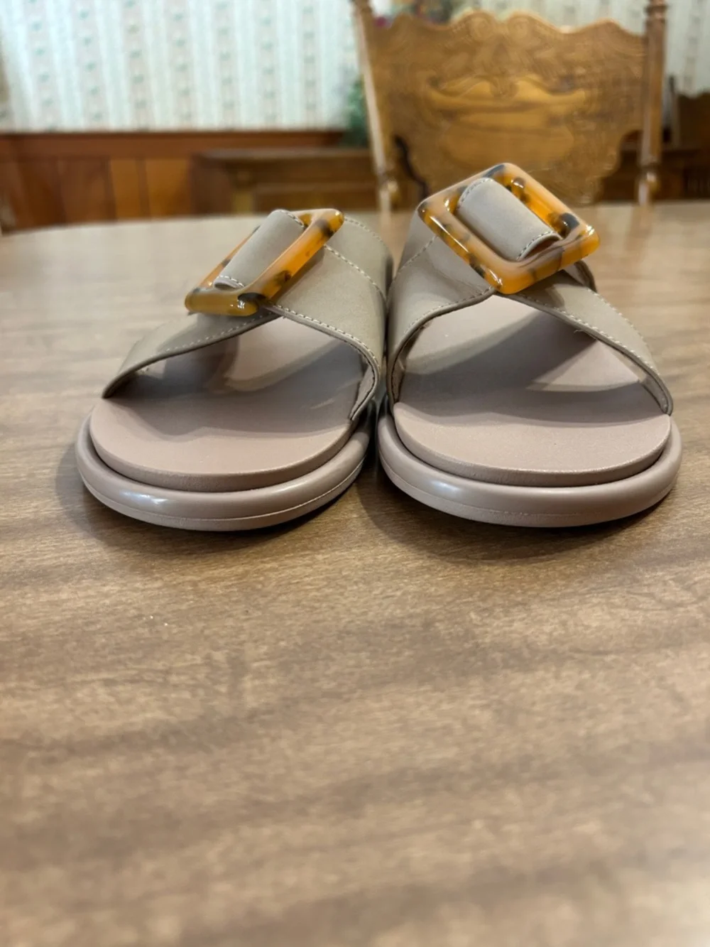 OluKai Lai Slide Sandals Tan Beige Tortoiseshell Buckle Comfort Flat S